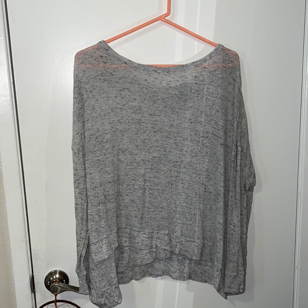 Loosefitting long sleeve